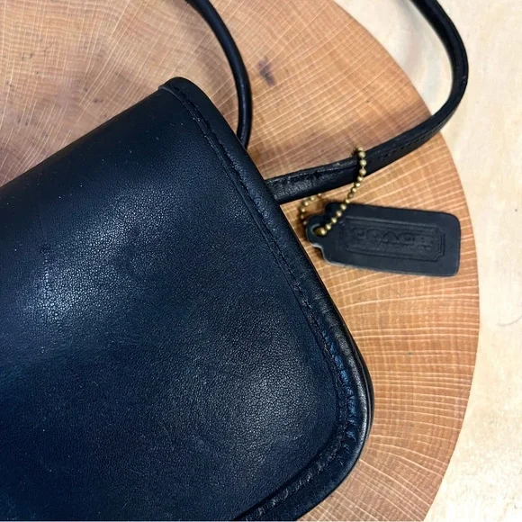 Vintage Coach Black Dinky 4422 Turnlock Crossbody Bag Made in USA NYC Era - Picture 7 of 16